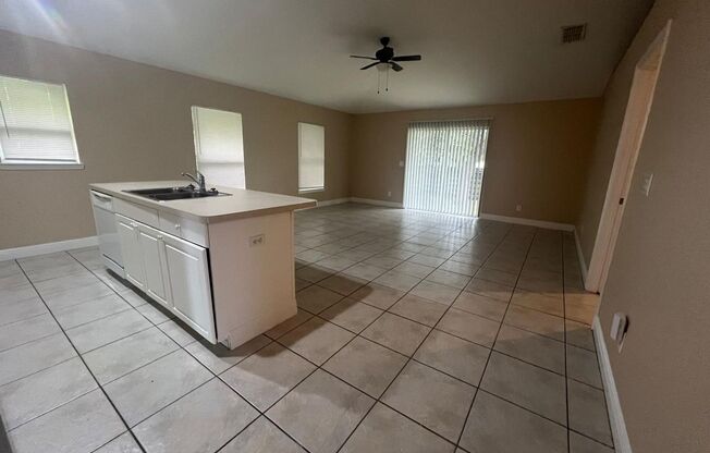 2 beds, 2 baths, $1,595