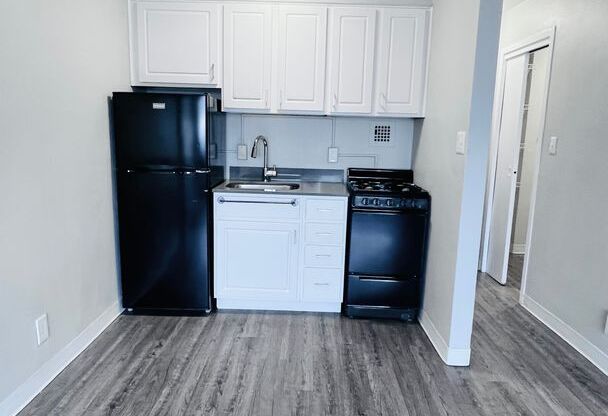 Studio, 1 bath, 320 sqft, $850, Unit # 804