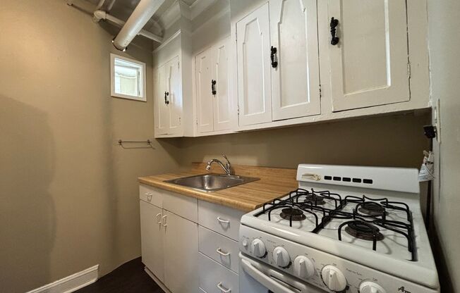 180 Lexington Parkway So. - Edgecumbe Court