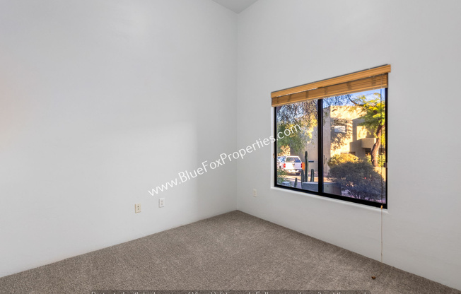 1404 W KANDY CT