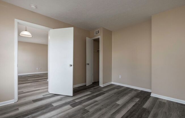 2 beds, 1 bath, $895, Unit #2