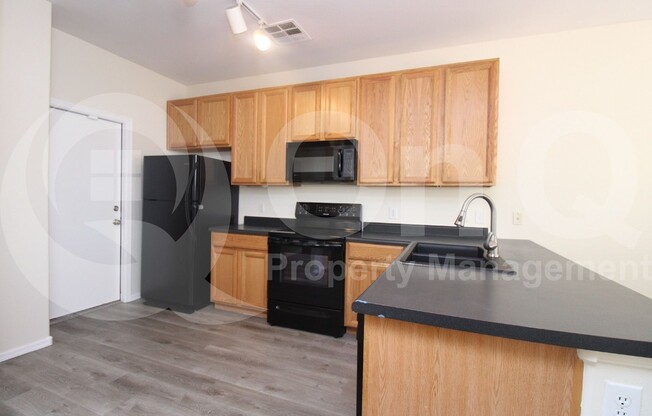 4256 E BAYLOR LN