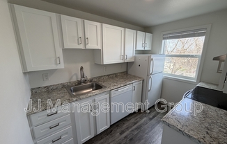 1622 W 7th