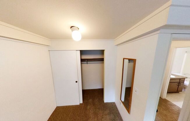 2 beds, 1 bath, 784 sqft, $1,895, Unit 11