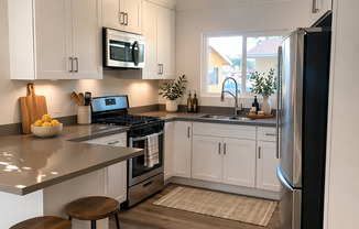14707-14715 W. Magnolia Blvd.