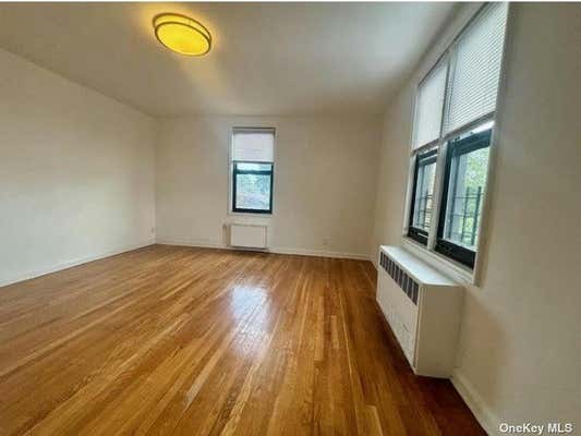 2 beds, 1 bath, 925 sqft, $2,500, Unit 3L