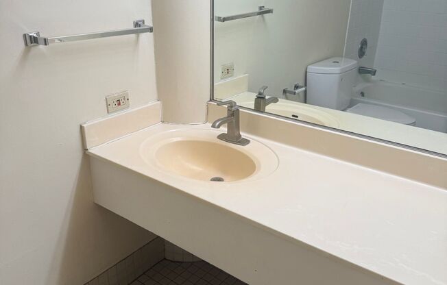 2 beds, 1 bath, 1,010 sqft, $2,399, Unit 414