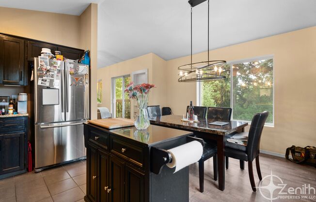2 beds, 2 baths, $2,195, Unit # Z 276