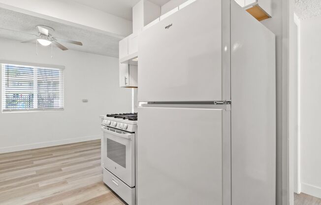 2 beds, 1 bath, 950 sqft, $2,475, Unit 48