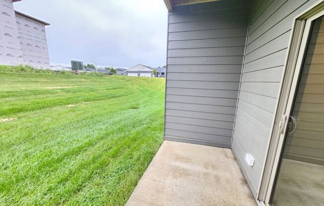 2 beds, 1 bath, 1,006 sqft, $1,230, Unit 3520 105