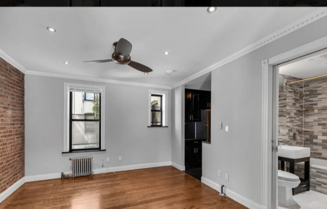 E. 100th St, 2nd Ave