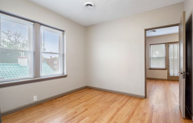 2 beds, 1 bath, $1,295, Unit 5909A - 808