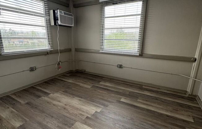 2 beds, 1 bath, 525 sqft, $1,190, Unit 100-123