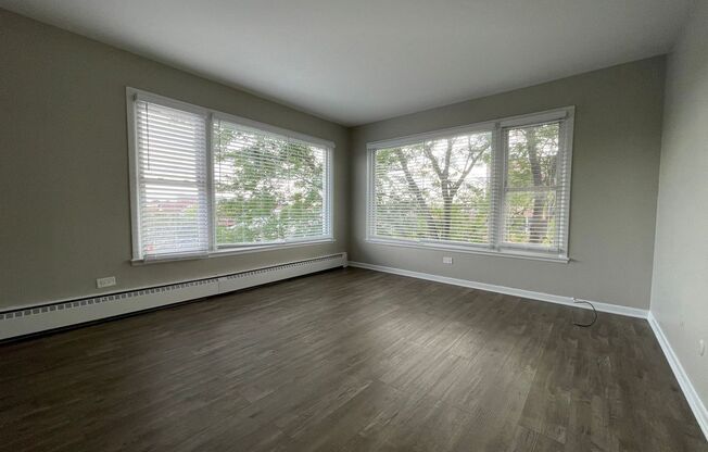 2 beds, 1 bath, 785 sqft, $2,095, Unit 01 R