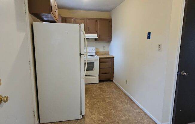 2 beds, 1.5 baths, 750 sqft, $1,150, Unit 13 C