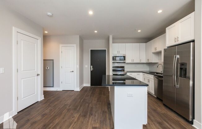 1 bed, 1 bath, 642 sqft, $3,100, Unit 3833-302