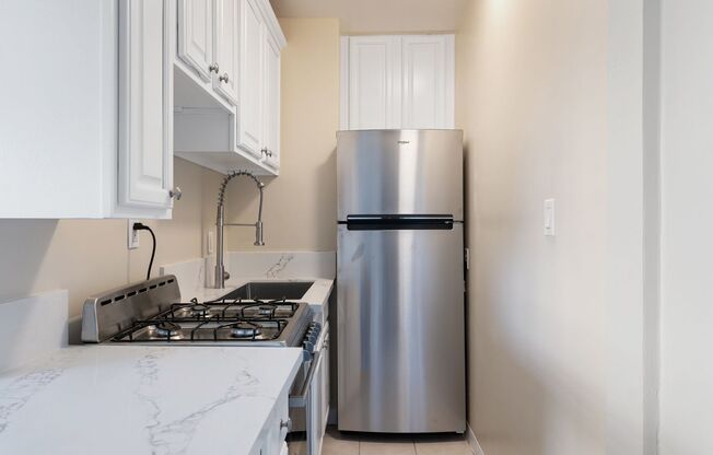 1 bed, 1 bath, 356 sqft, $1,695