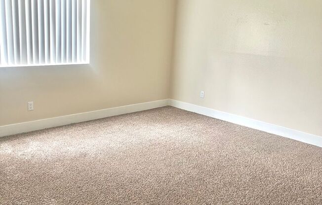 2 beds, 1 bath, 896 sqft, $1,895, Unit 001