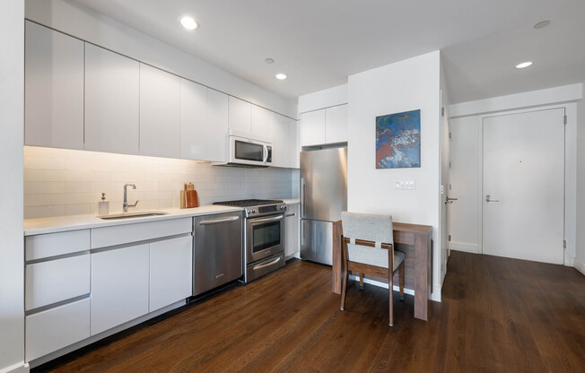 Studio, 1 bath, 632 sqft, $3,500, Unit 4H