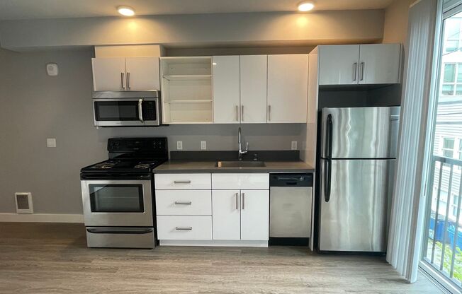 Studio with a view, Stainless Steel Appliances, W/D in unit, Prime Location! Schedule a Tour Today!