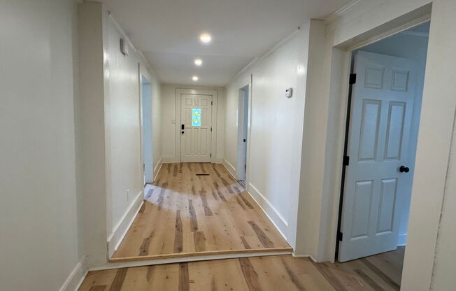 Gorgeous Fully Remodeled 2-Bedroom Home in Athens