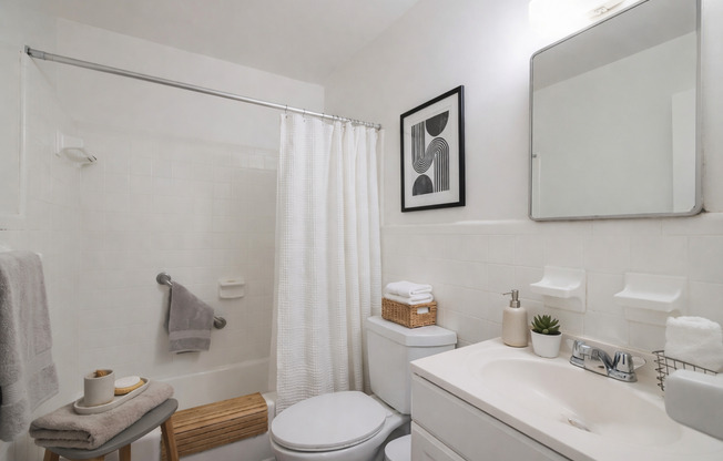 2 beds, 1 bath, 816 sqft, $1,245, Unit 2194-09