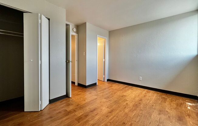 3 beds, 1.5 baths, 850 sqft, $1,395, Unit Unit 11