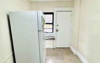2 beds, 1 bath, $1,100, Unit G2