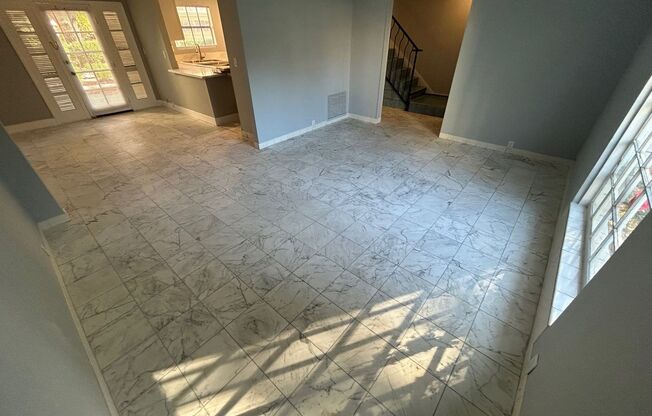 SPACIOUS 2 BEDROOM TOWNHOME IN LAS VEGAS COUNTRY CLUB