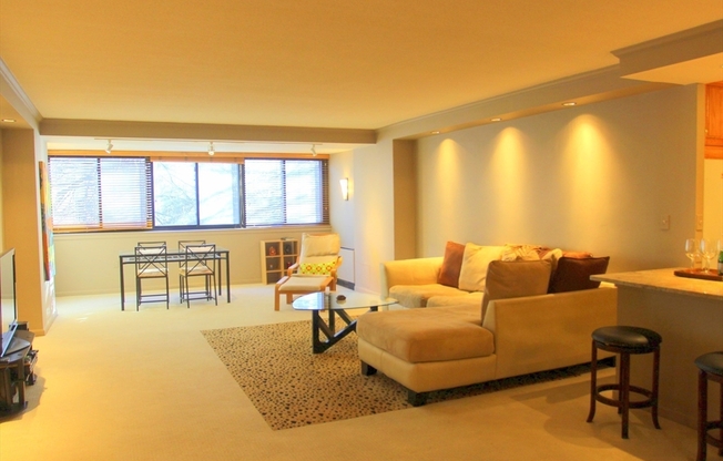 2 Hawthorne Pl.