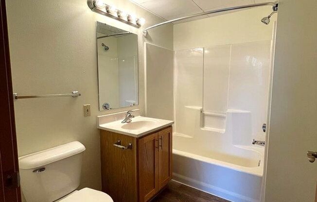 3 beds, 2 baths, 1,360 sqft, $2,650, Unit 108