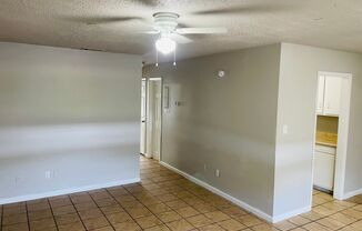 2 beds, 1 bath, 700 sqft, $825, Unit Apt 25