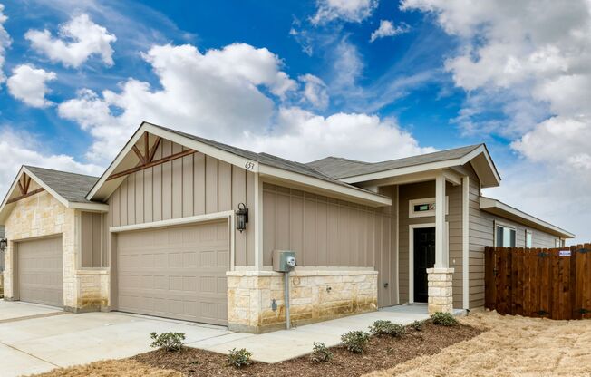 AVAILABLE NOW! GORGEOUS 3 BEDROOM DUPLEX LOCATED IN MIDLOTHIAN ISD!