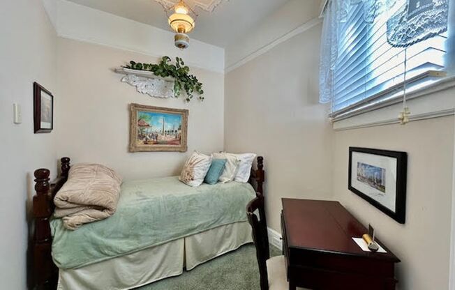 3 beds, 1 bath, $4,700