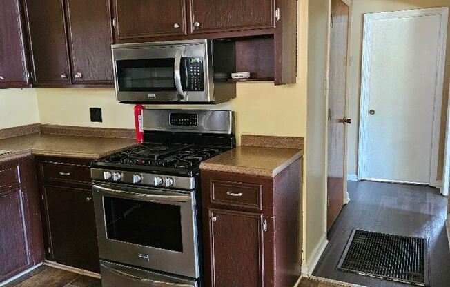 Charming 3 Bedroom, 2 Bath Home in a Quiet Neighborhood