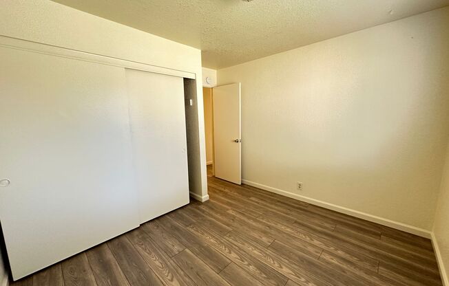 2 beds, 1 bath, $1,300, Unit Apt 16