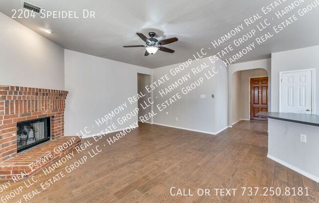 2204 SPEIDEL DR