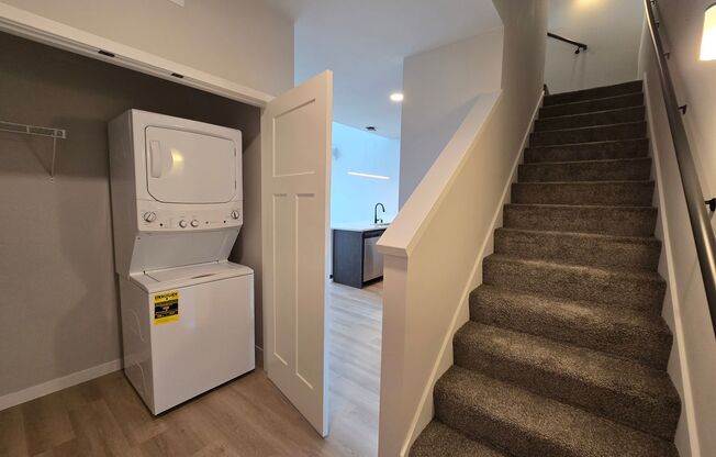 1 bed, 1 bath, 756 sqft, $1,820, Unit 8421-421