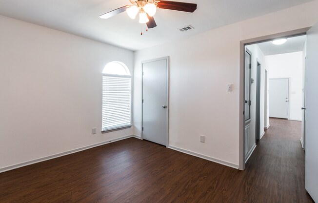 2 beds, 2 baths, $1,749, Unit 1901B
