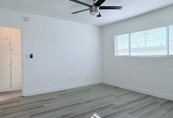 1 bed, 1 bath, 700 sqft, $1,925, Unit 18