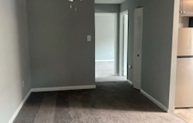1 bed, 1 bath, 725 sqft, $1,350, Unit D12