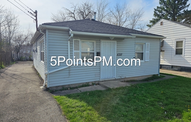 4332 E 143 ST
