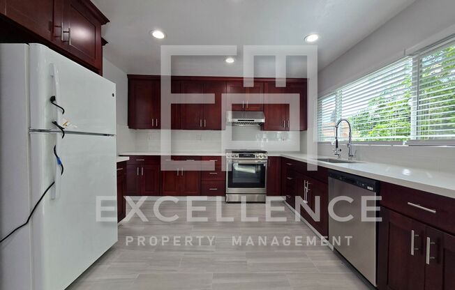 Fully Updated 4/2 Corner Lot Home - Fireplace, Quartz Counters