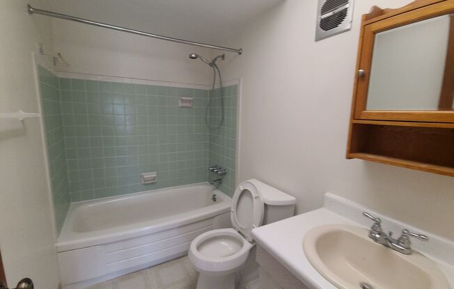 2 beds, 2 baths, 1 sqft, $1,295, Unit GOV - 608
