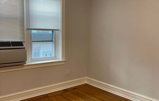 2 beds, 1 bath, 580 sqft, $1,395, Unit 4J