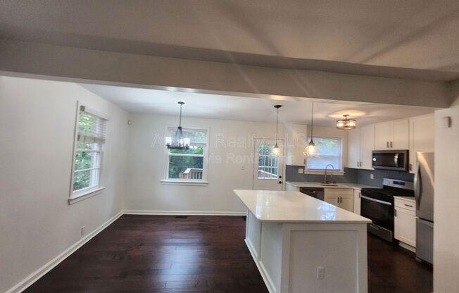 2599 E TUPELO ST SE