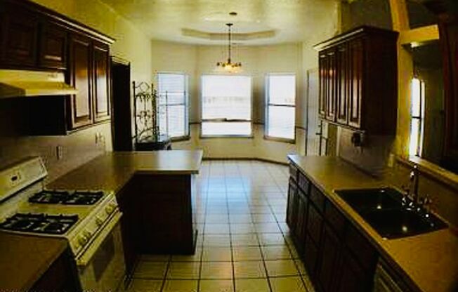 621 Gyrfalcon  - Norman 3 Bedroom/2 Bath home