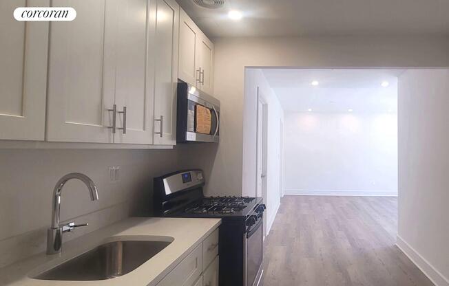 1 bed, 1 bath, $5,500, Unit 4F