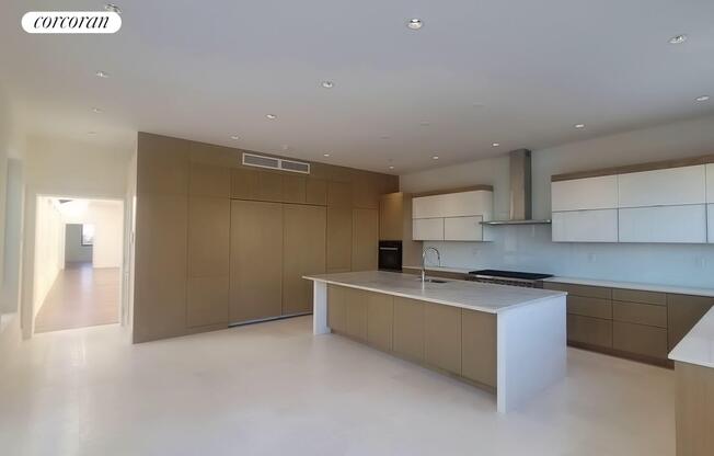 6 beds, 4.5 baths, 6,000 sqft, $55,000, Unit PHA