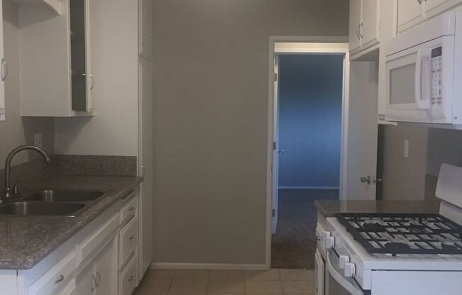 1 bed, 1 bath, 750 sqft, $1,950, Unit 44